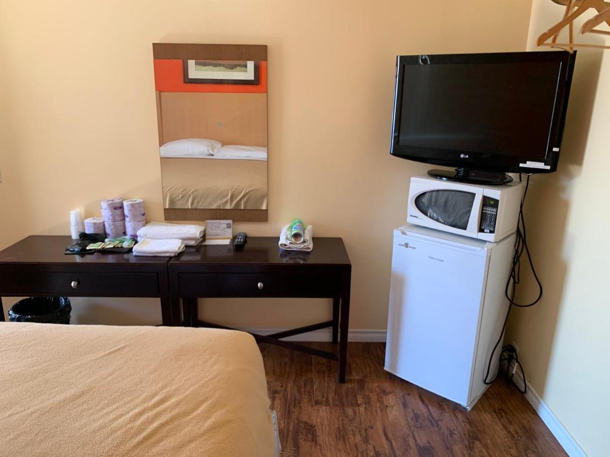 Sunparlor Motel Leamington Εξωτερικό φωτογραφία