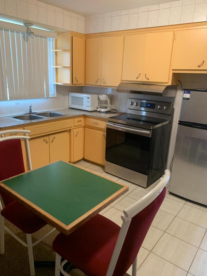 Sunparlor Motel Leamington Εξωτερικό φωτογραφία