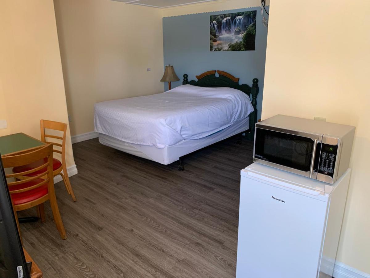 Sunparlor Motel Leamington Εξωτερικό φωτογραφία