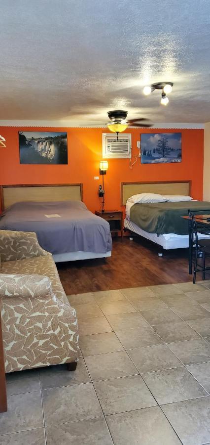 Sunparlor Motel Leamington Εξωτερικό φωτογραφία