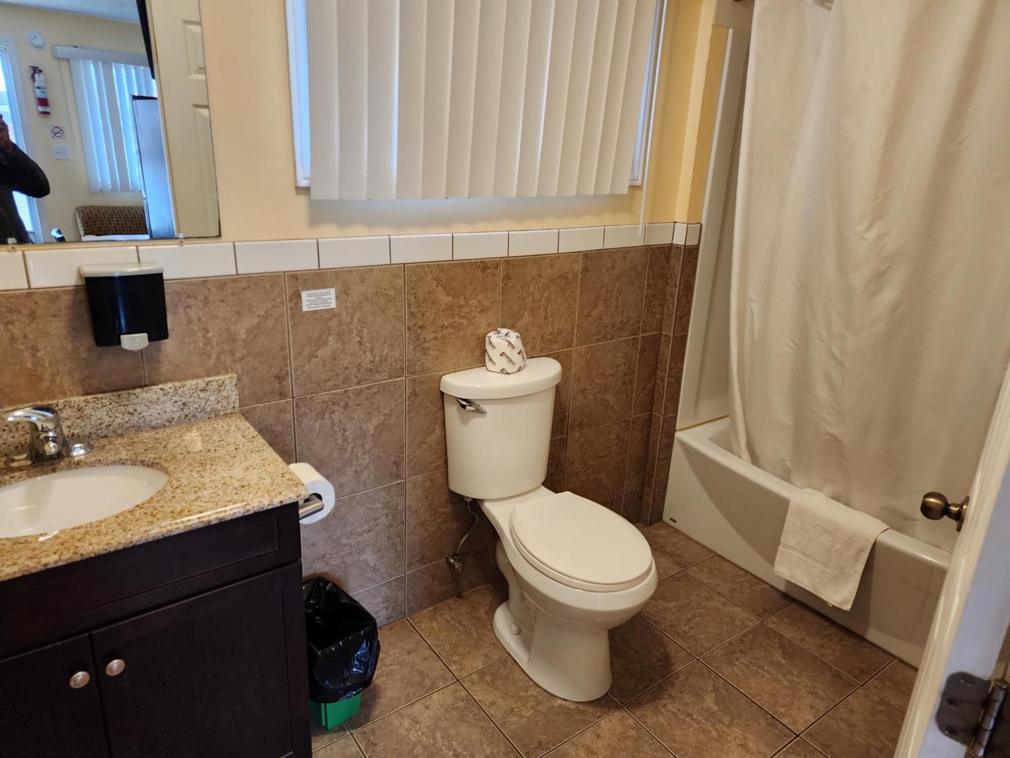 Sunparlor Motel Leamington Εξωτερικό φωτογραφία
