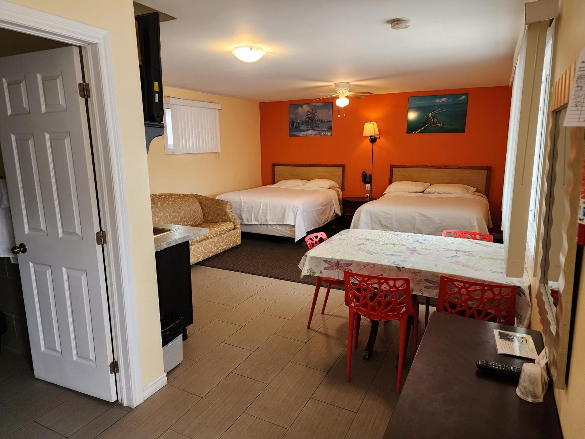 Sunparlor Motel Leamington Εξωτερικό φωτογραφία