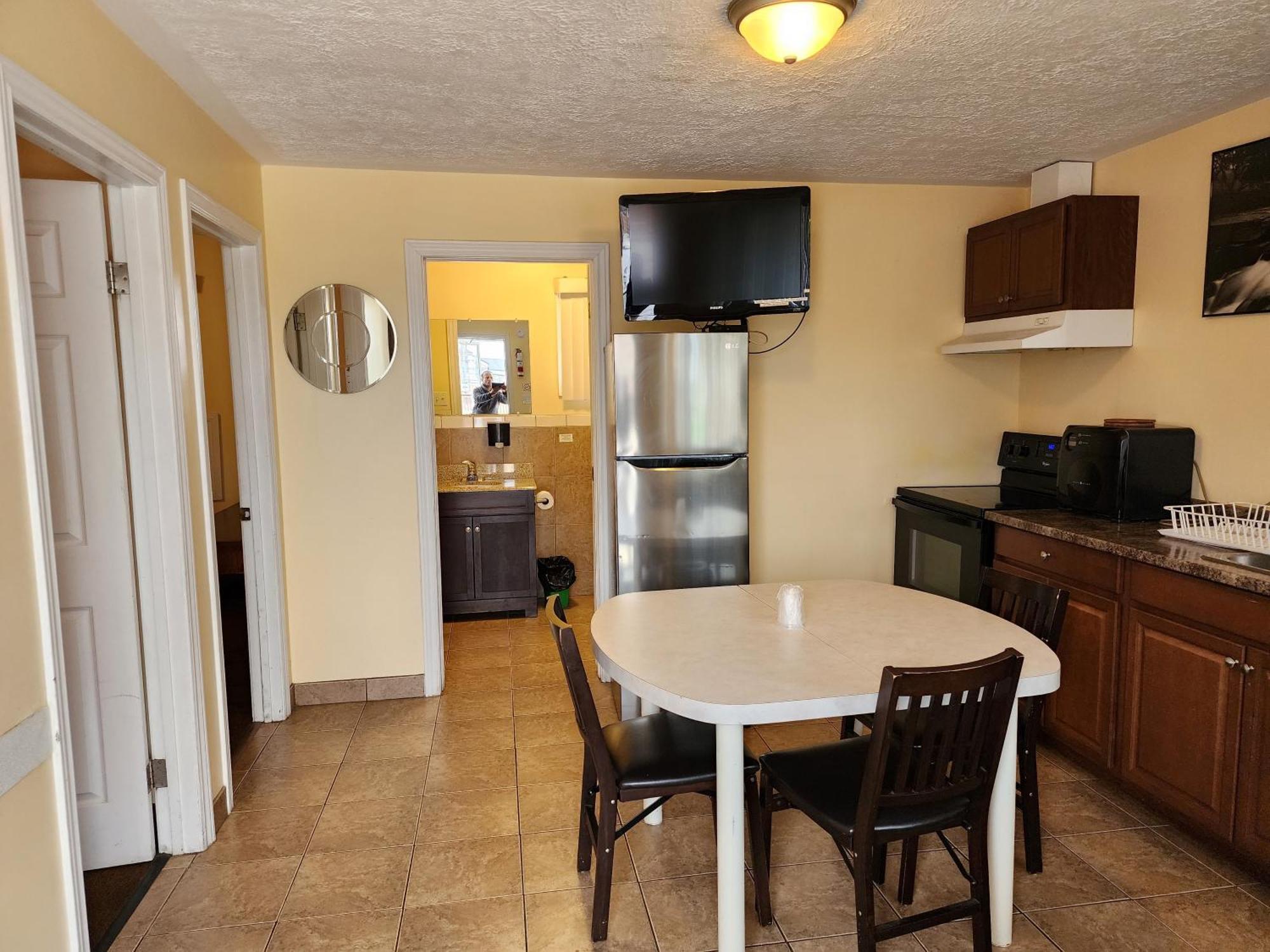 Sunparlor Motel Leamington Εξωτερικό φωτογραφία