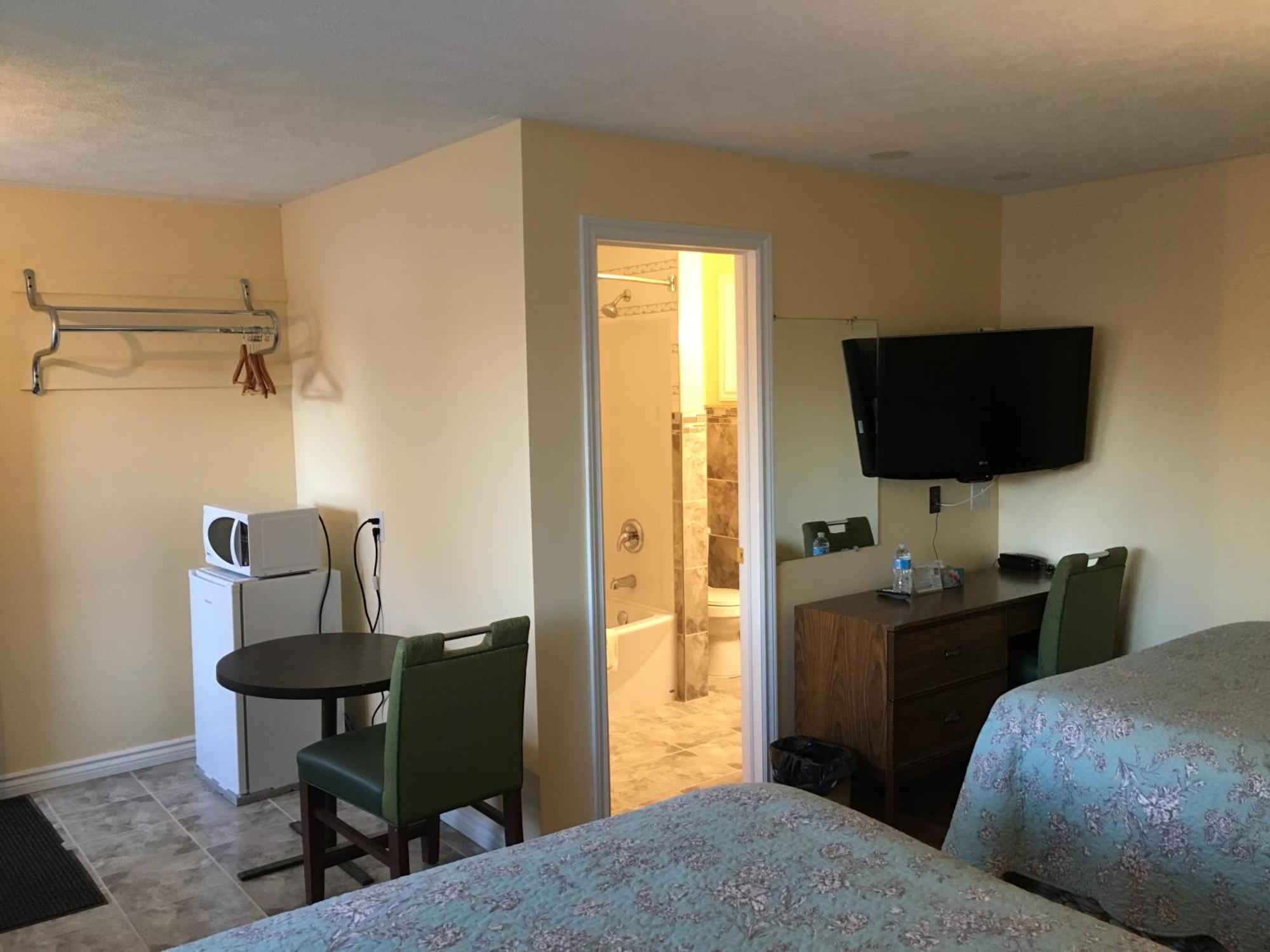 Sunparlor Motel Leamington Εξωτερικό φωτογραφία