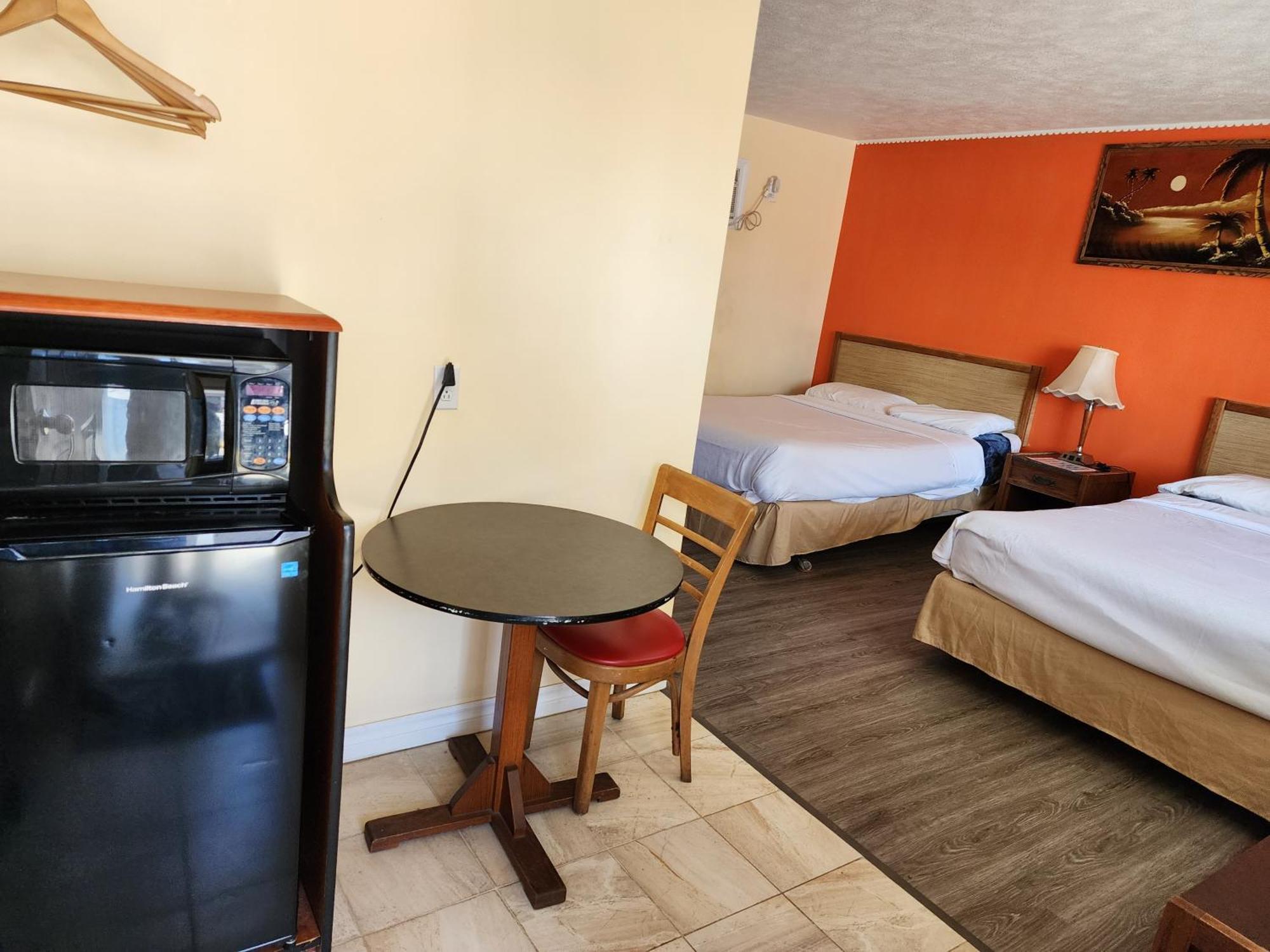 Sunparlor Motel Leamington Εξωτερικό φωτογραφία