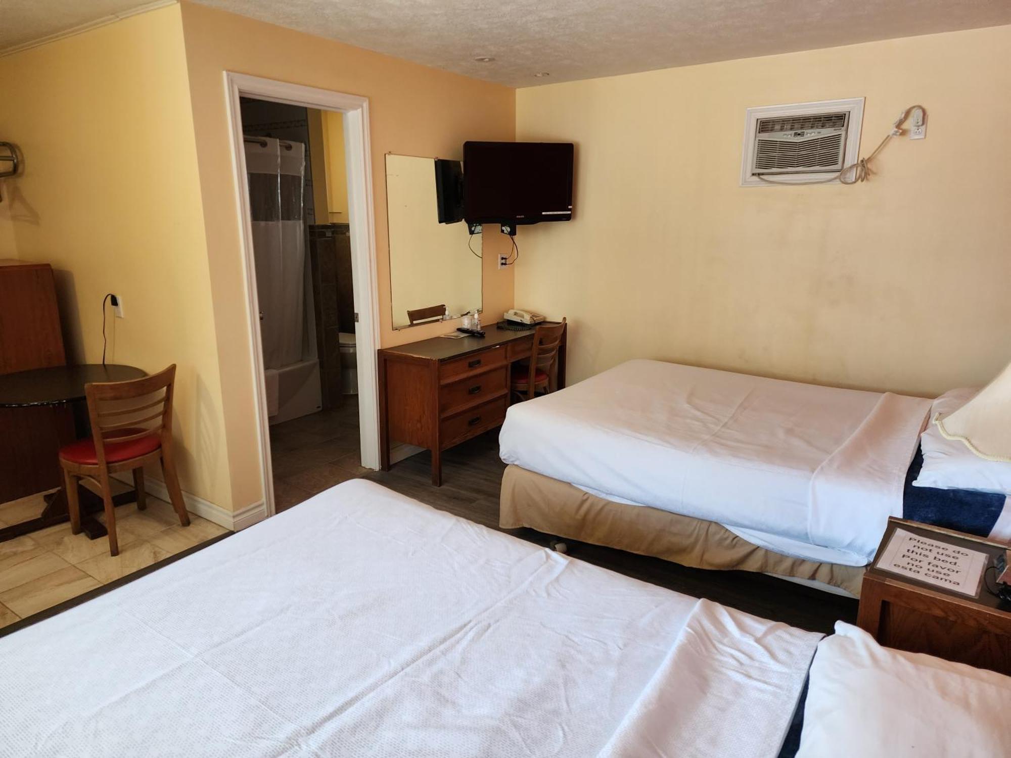 Sunparlor Motel Leamington Εξωτερικό φωτογραφία