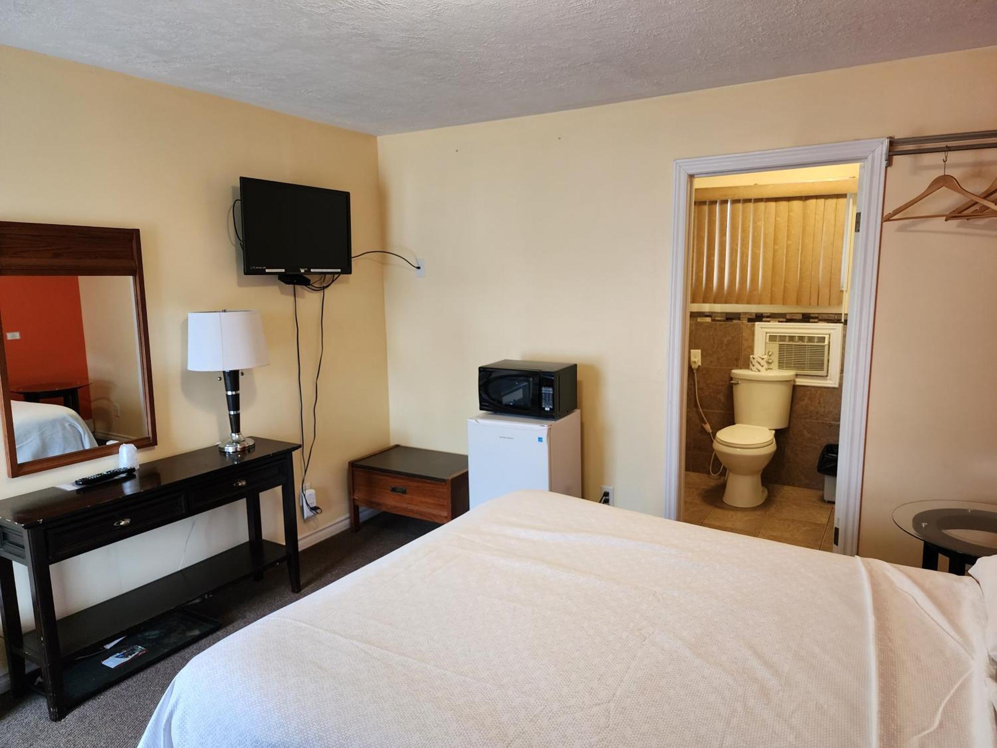 Sunparlor Motel Leamington Εξωτερικό φωτογραφία