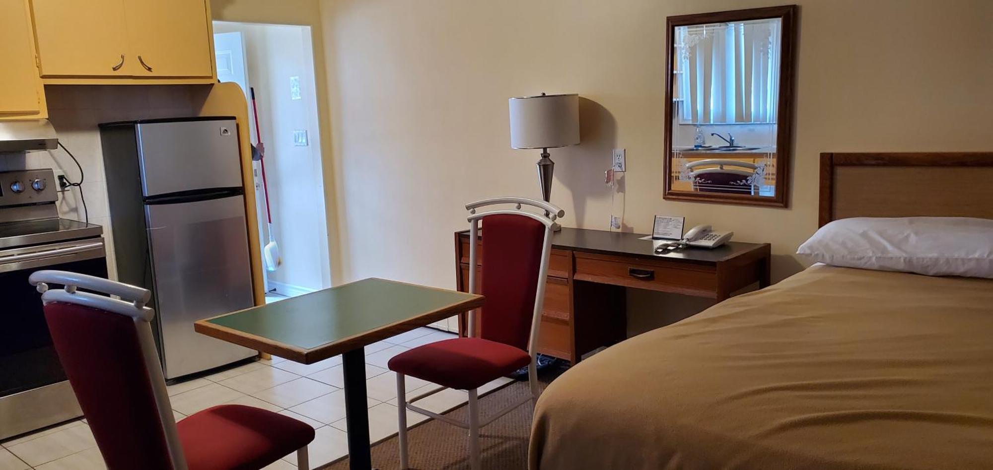 Sunparlor Motel Leamington Εξωτερικό φωτογραφία