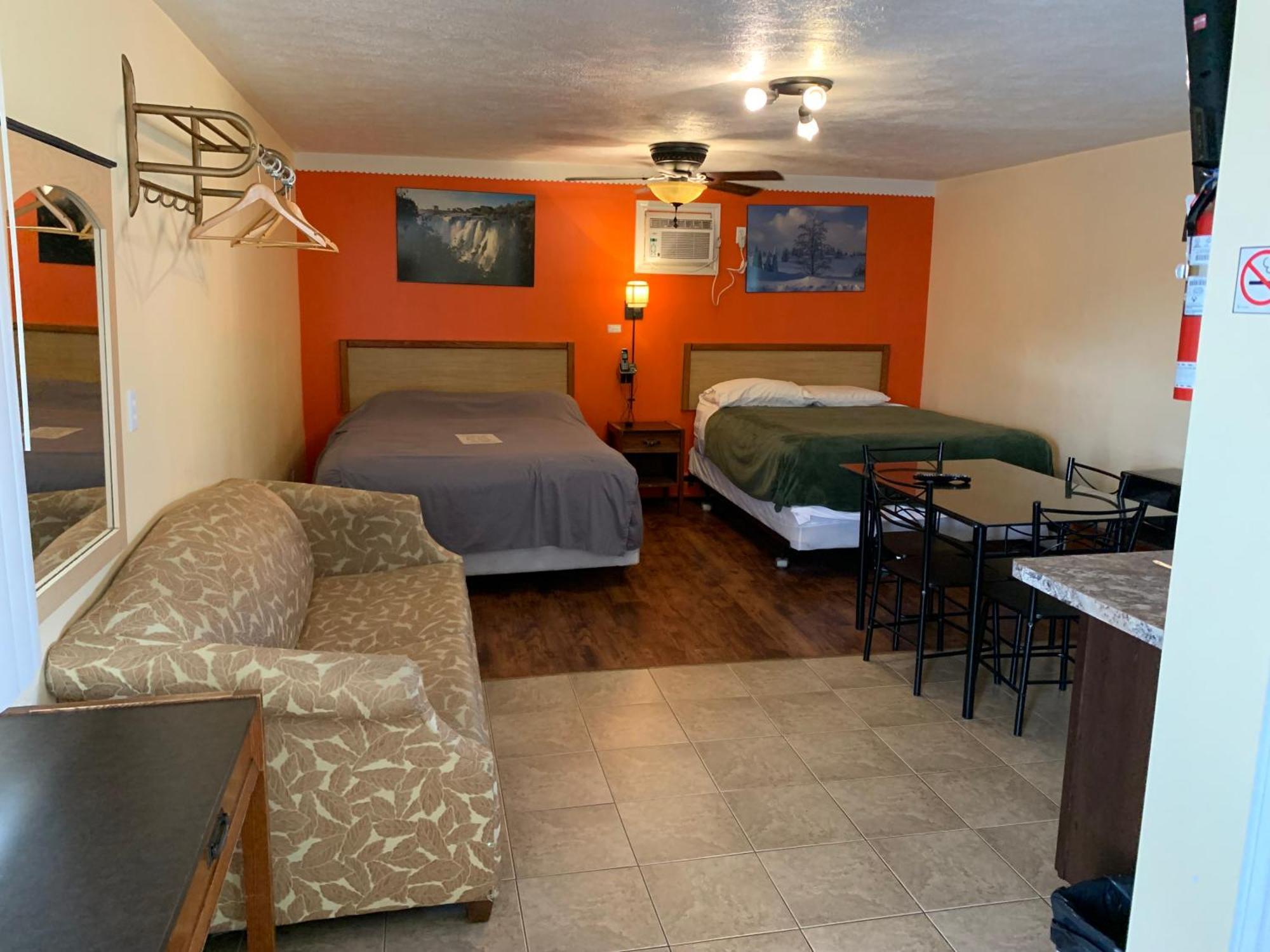 Sunparlor Motel Leamington Εξωτερικό φωτογραφία