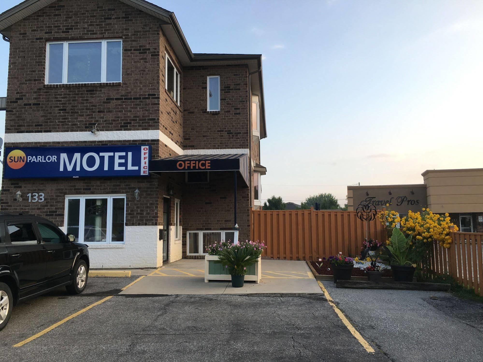 Sunparlor Motel Leamington Εξωτερικό φωτογραφία